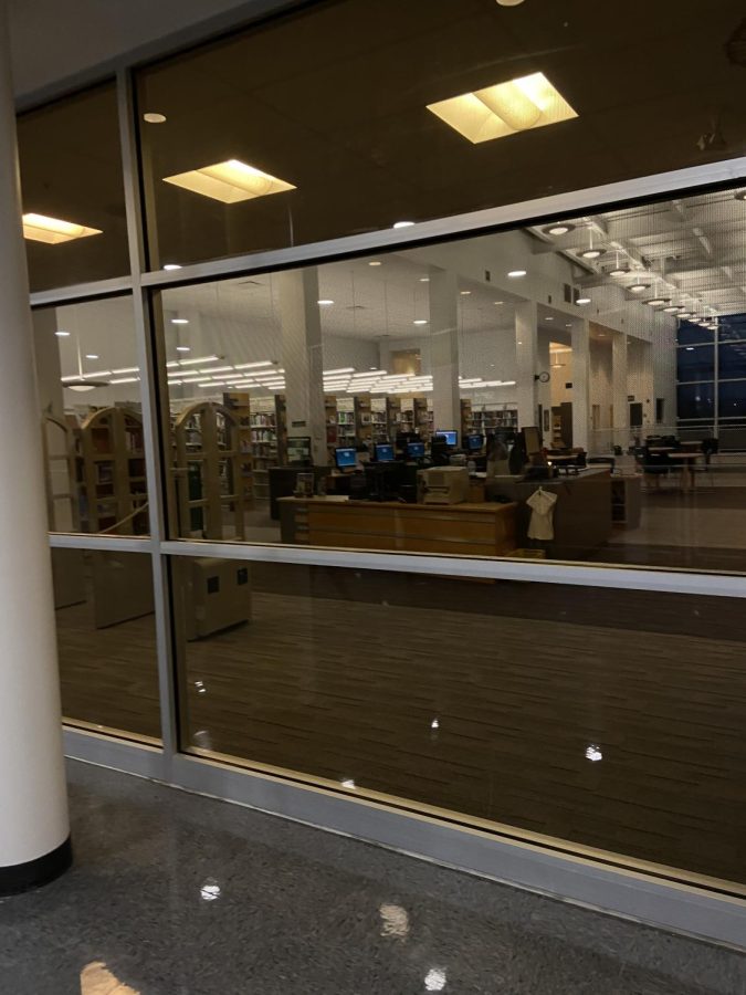 A picture of the GlenOak Library.  
