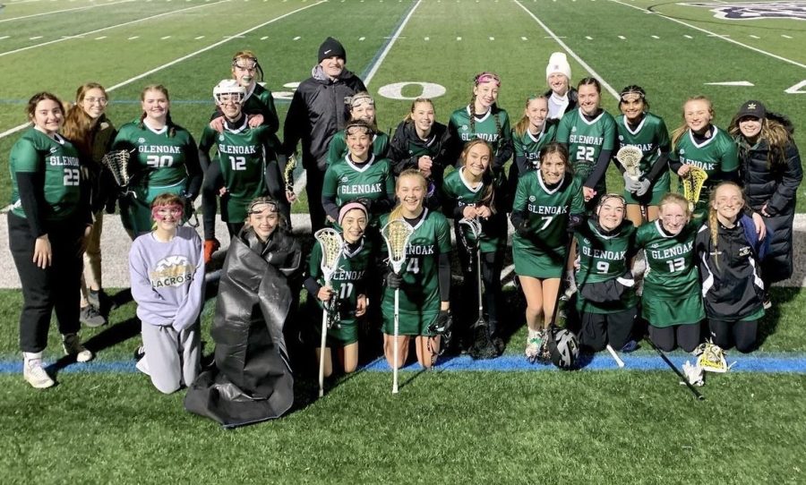 Go+Eagles%3A+The+girls+lacrosse+team+after+a+scrimmage+against+Louisville.+Im+so+proud+of+everything+theyve+done+and+cant+wait+to+see+what+the+future+holds+for+the+team%2C+Rea+said.